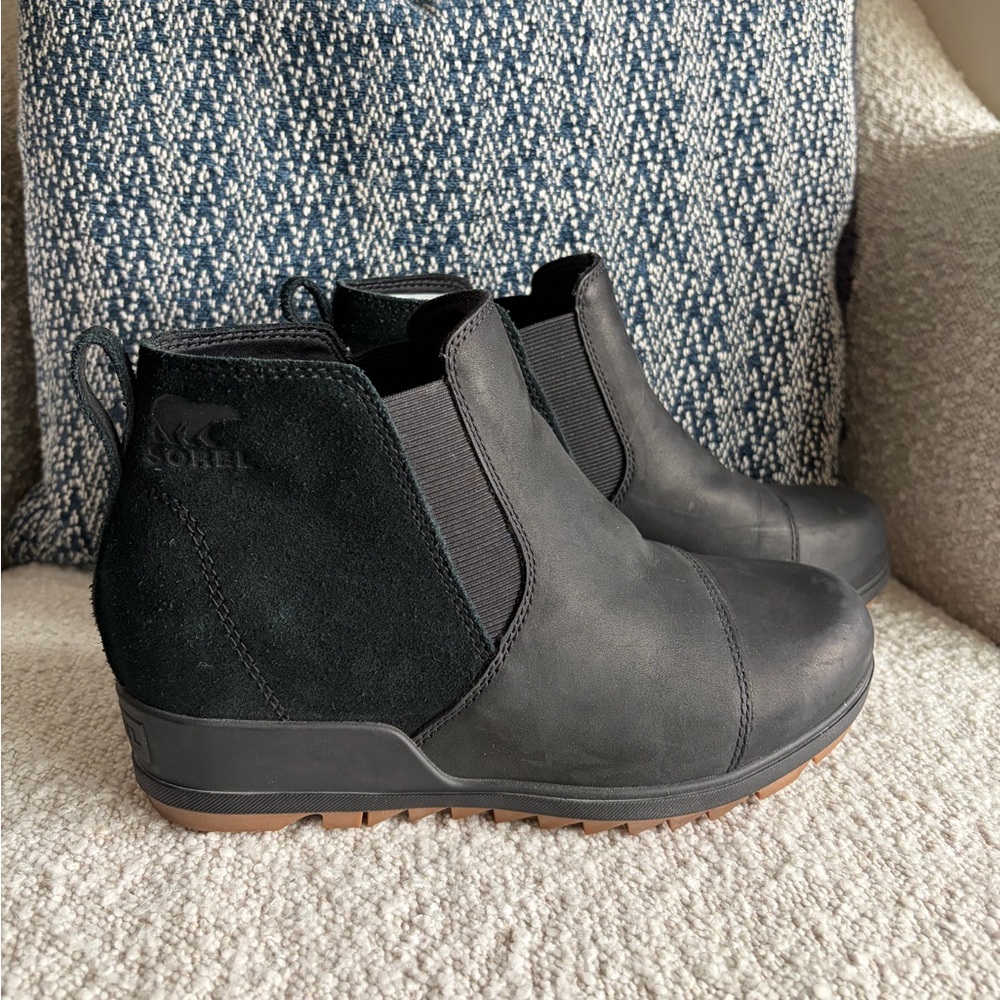 Sorel Evie II Chelsea Waterproof Boots~ size 8.5